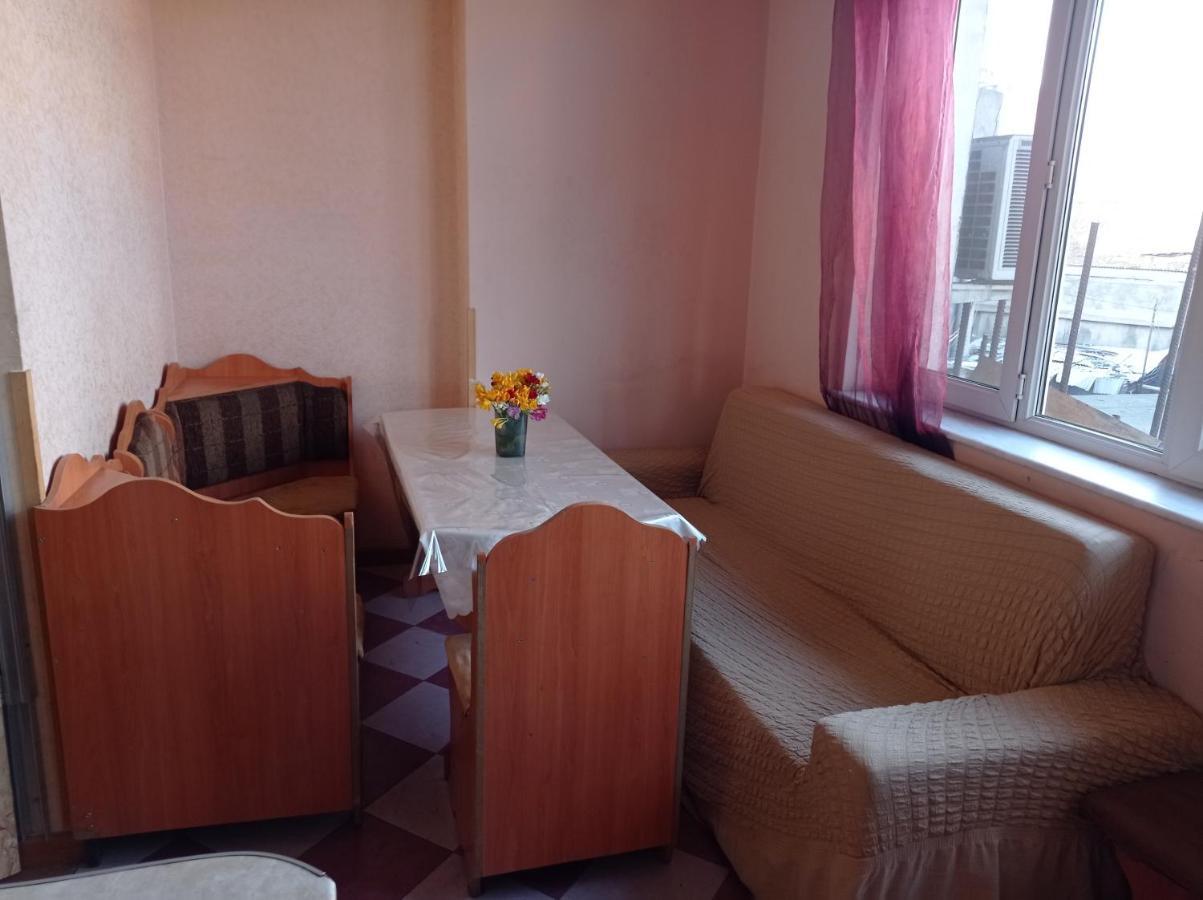 Sun City Hostel Jerevan Eksteriør bilde